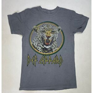 Def Leppard Graphic T-shirt Men Small Gray Music Short Sleeve